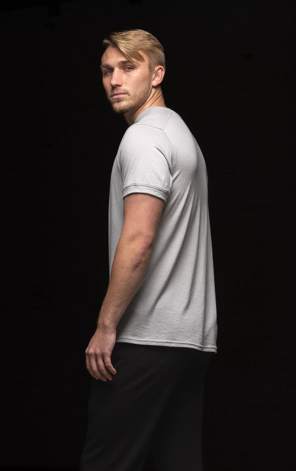 180GSM MERINO V TEE